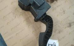 Педаль газа изогнутая HOWO EURO3 WG9725570010